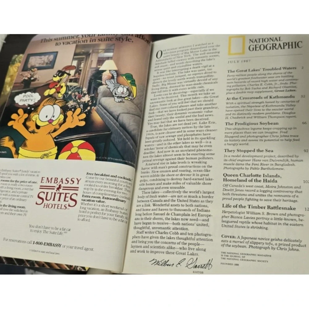 4 National Geographic Magazine‎ December 1988 Holographic August 1966 July 1987